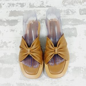 New CREVO Kitty Bow Leather Slide Sandal In Tan K485